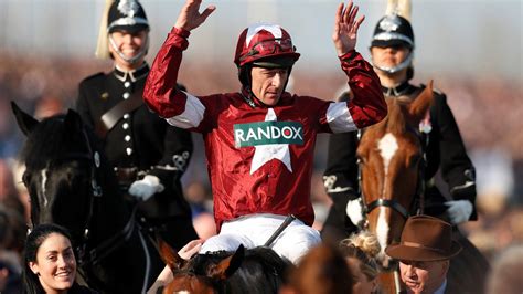 Grand National: Tiger Roll lands thrilling photo.